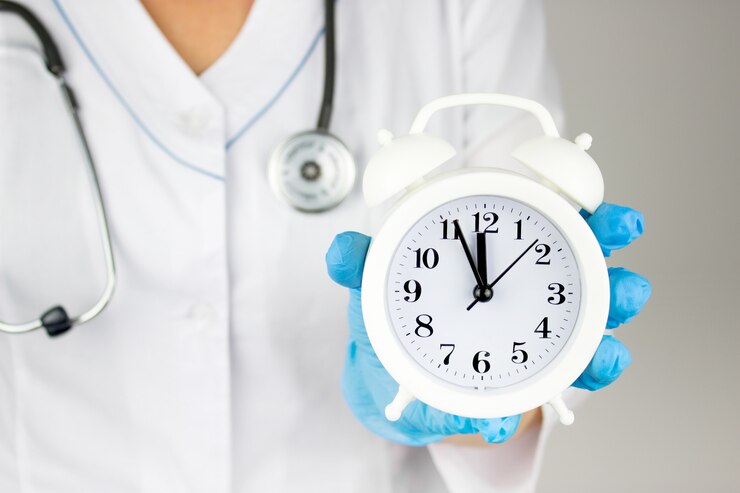 concept-medicine-health-insurance-doctor-hand-with-alarm-clock-health-care-patient-concept-early-diagnosis-disease-yearly-health-check-up_486333-103